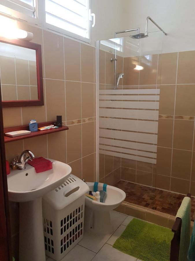 La Maison Aux Orchidees Petit-Bourg Exterior foto